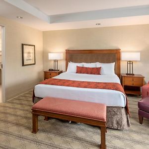 Executive King Suite Roll Shower